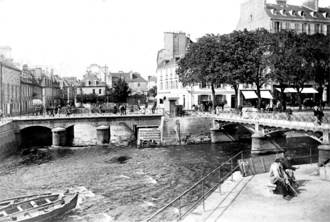 Ville de Quimper (Bretagne) : rivire l'Odet.