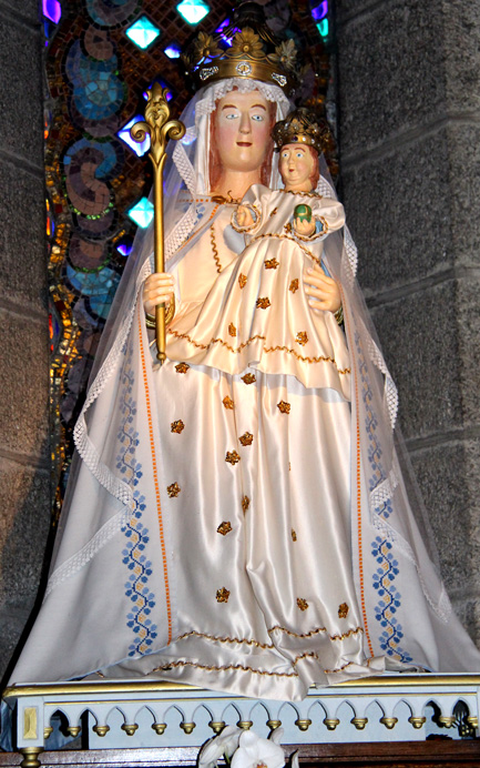 Eglise-basilique de Quintin (Bretagne)