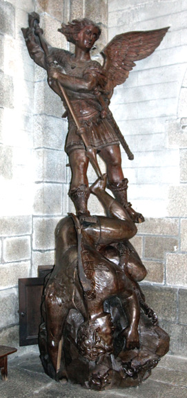 Statue de l'glise-basilique de Quintin (Bretagne)