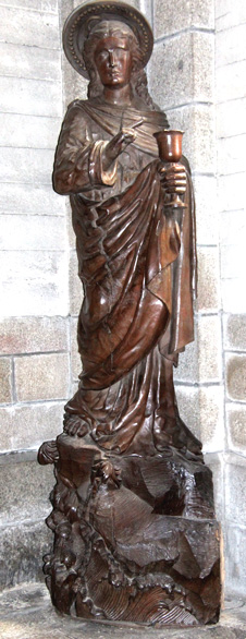 Statue de l'église-basilique de Quintin (Bretagne)