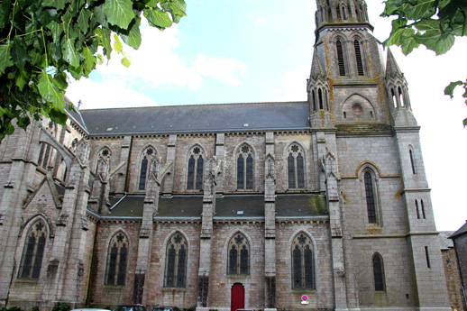 Eglise-basilique de Quintin (Bretagne)