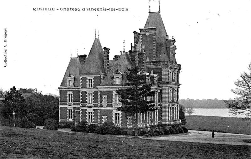 Chteau d'Ancenis-les-Bois  Riaill (anciennement en Bretagne).