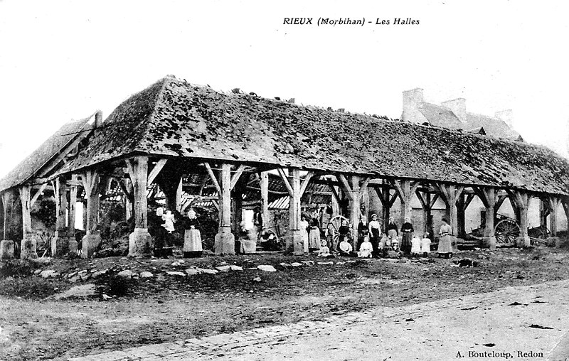 Halles de Rieux (Bretagne).