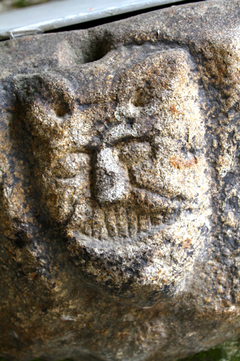 Bnitier de l'glise de La Roche-Derrien (Bretagne)