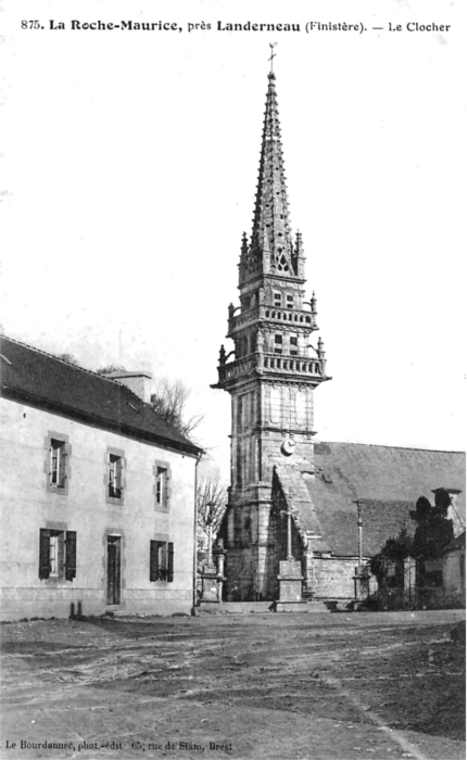 Eglise de la Roche-Maurice (Bretagne).