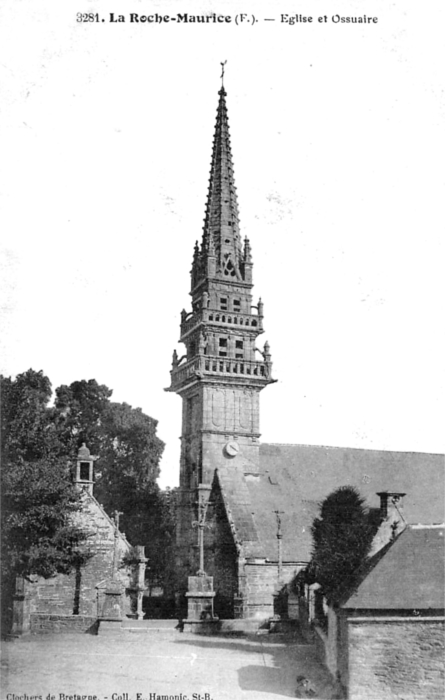 Calvaire de la Roche-Maurice (Bretagne).