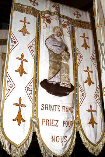 Bannière de l'église collégiale Notre-Dame du Roncier de Rostrenen (Bretagne)
