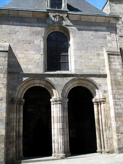 L'église collégiale Notre-Dame du Roncier de Rostrenen (Bretagne)
