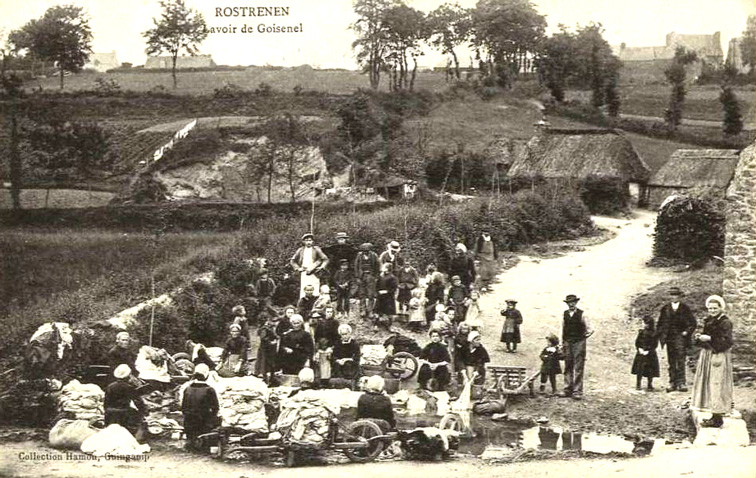 Rostrenen (Bretagne) : un lavoir
