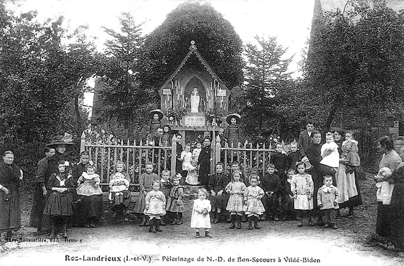 Ville de Roz-Landrieux (Bretagne) : plerinage.