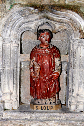 Statue de l'glise Notre-Dame de Runan (Bretagne)