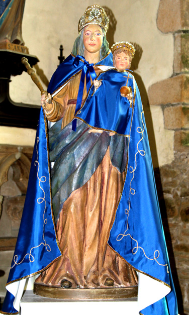 Statue de Notre-Dame de l'église de Runan (Bretagne)