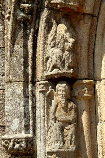 Porche Sud de l'église Notre-Dame de Runan (Bretagne)