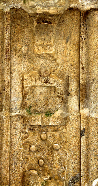 Pilier de l'glise Notre-Dame de Runan (Bretagne)