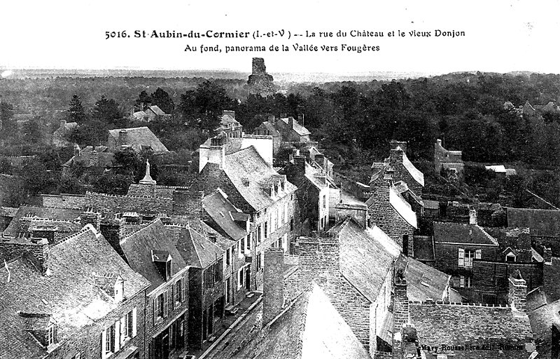 Ville de Saint-Aubin-du-Cormier (Bretagne).