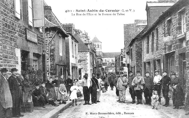 Ville de Saint-Aubin-du-Cormier (Bretagne).