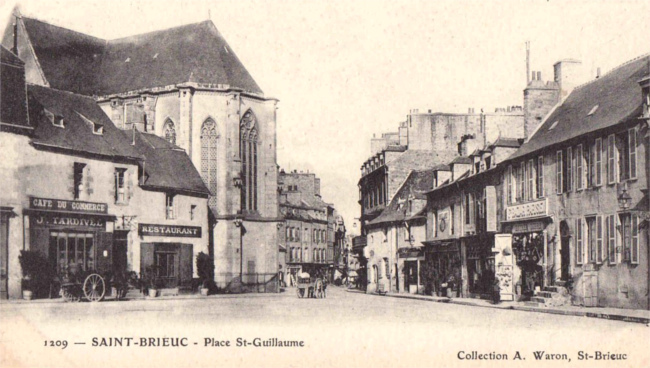 Place Saint-Guillaume de Saint-Brieuc (Bretagne).
