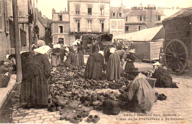 Saint-Brieuc (Bretagne) : march aux sabots.