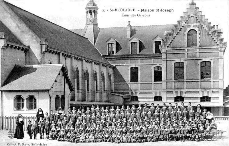 Maison Saint-Joseph de Saint-Broladre (Bretagne).