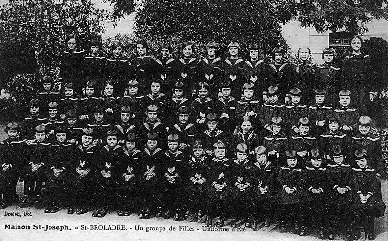 Maison Saint-Joseph de Saint-Broladre (Bretagne).