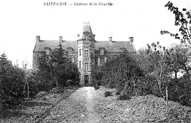 Ville de Saint-Cast-le-Guildo (Bretagne) : château de Vieuxville.