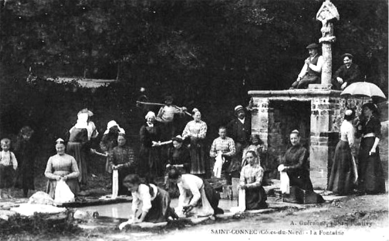 Ville de Saint-Connec (Bretagne) : le lavoir.