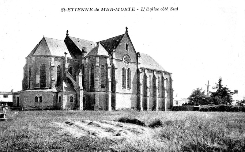 Eglise de Saint-Etienne-de-Mer-Morte (Bretagne).