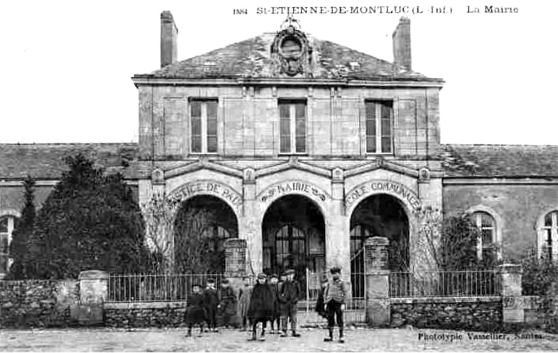 Mairie de Saint-Etienne-de-Montluc (Bretagne).