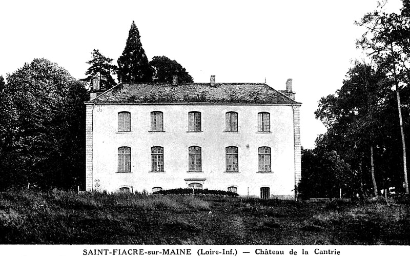 Château de la Cantrie à Saint-Fiacre-sur-Maine (anciennement en Bretagne).