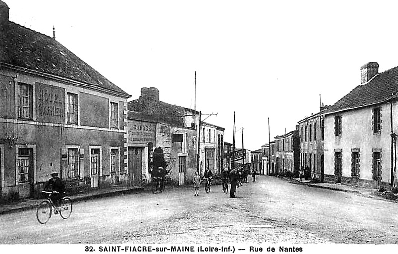 Ville de Saint-Fiacre-sur-Maine (anciennement en Bretagne).