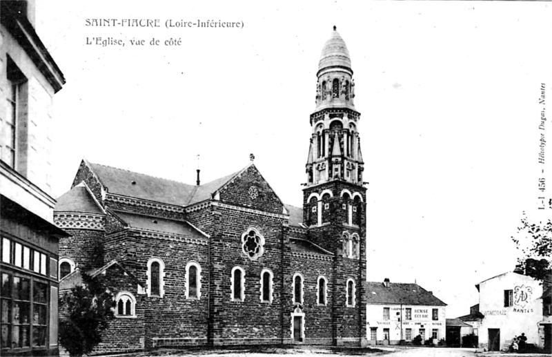 Eglise de Saint-Fiacre-sur-Maine (anciennement en Bretagne).