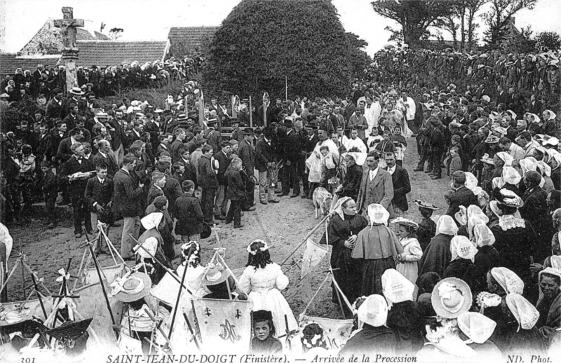 Pardon de Saint-Jean-du-Doigt (Bretagne).