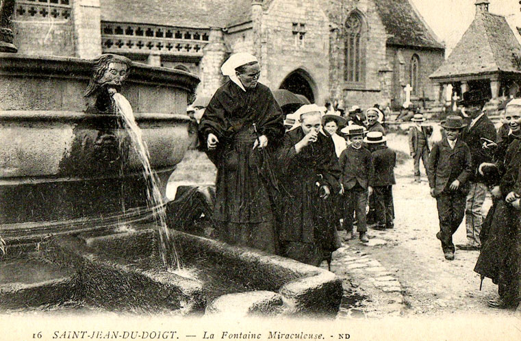 Fontaine de Saint-Jean-du-Doigt (Bretagne)