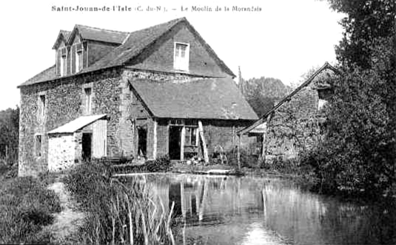 Ville de Saint-Jouan-de-l'Isle (Bretagne) : moulin.