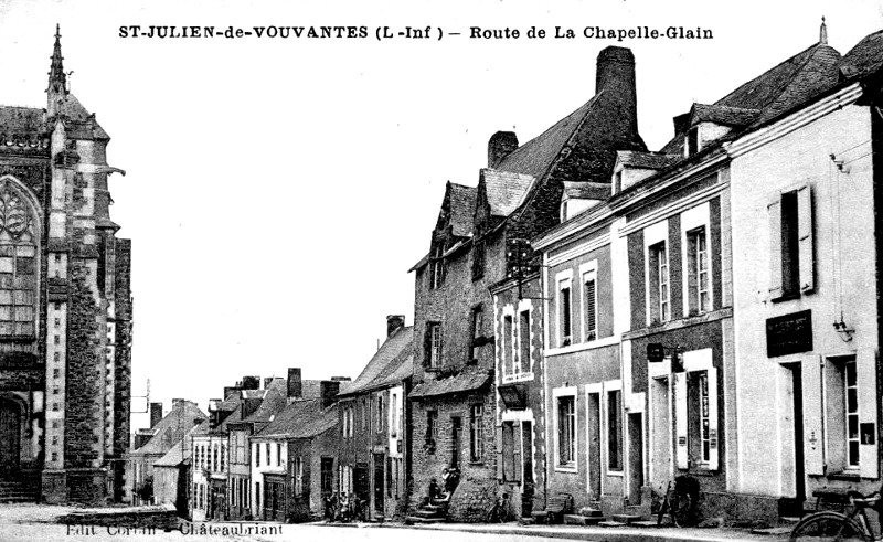 Ville de Saint-Julien-de-Vouvantes (anciennement en Bretagne).