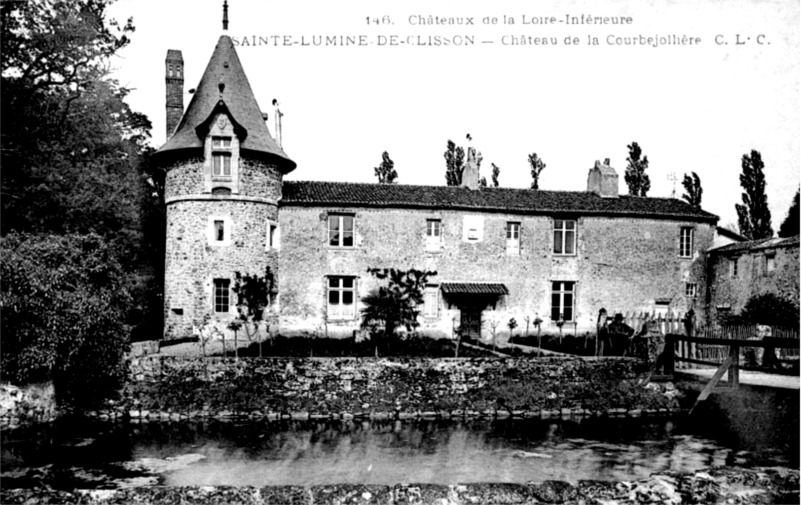 Saint-Lumine-de-Clisson : chteau de la Courbejollire (Bretagne).