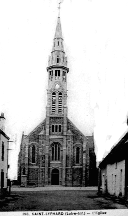 Eglise de Saint-Lyphard (anciennement en Bretagne).
