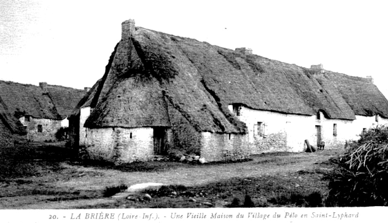 Village du Plo en Saint-Lyphard (anciennement en Bretagne).