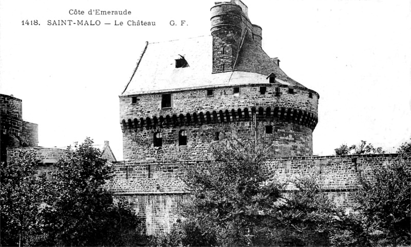 Ville de Saint-Malo (Bretagne) : le chteau.