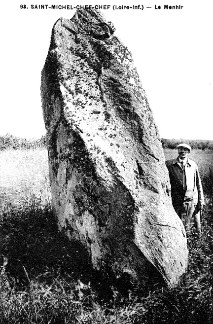 Menhir de Saint-Michel-Chef-Chef (anciennement en Bretagne).