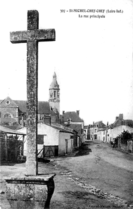 Rue principale de Saint-Michel-Chef-Chef (anciennement en Bretagne).