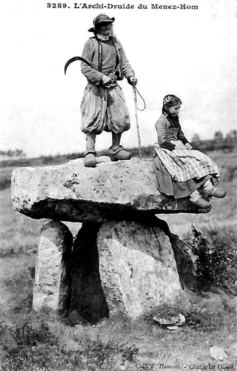 Dolmen de Saint-Nic (Bretagne).