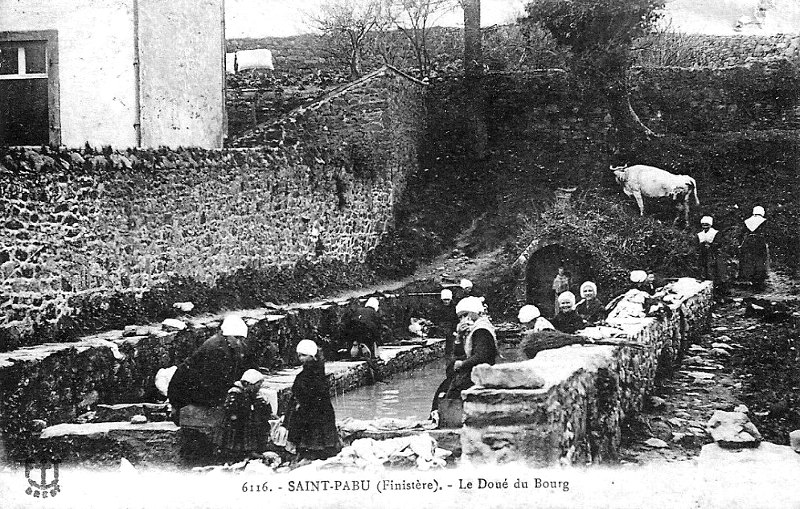 Lavoir de Saint-Pabu (Bretagne).