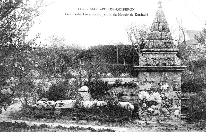 Fontaine du manoir de Kerdavid  Saint-Pierre-Quiberon (Bretagne).