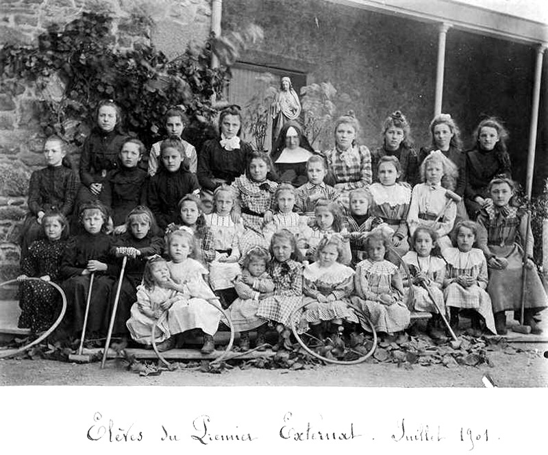 Elves du collge de Lon en 1901 (Bretagne).