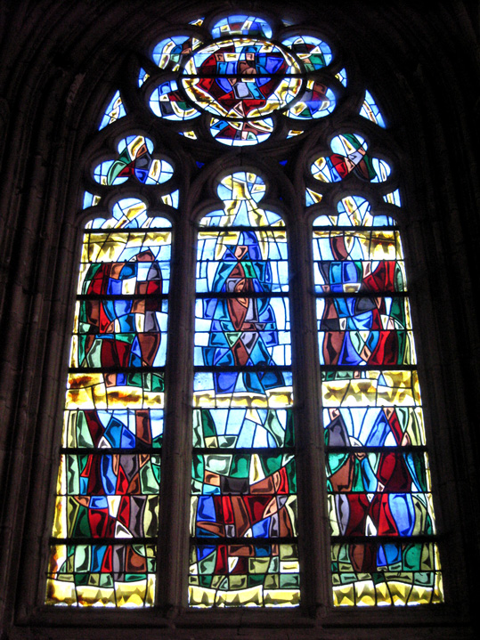 Saint-Brieuc (Bretagne) : cathédrale Saint-Etienne (chapelle de la Vierge, vitrail de Hubert de Sainte-Marie)
