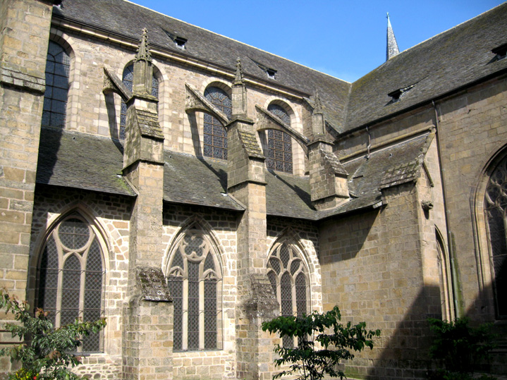 Saint-Brieuc (Bretagne) : cathédrale Saint-Etienne (façade Sud)
