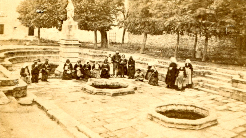 Fontaine de Sainte-Anne d'Auray (Bretagne).