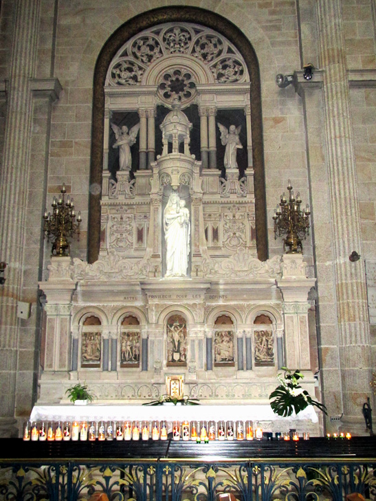 Basilique de Sainte-Anne-d'Auray : l'autel de la Sainte Vierge