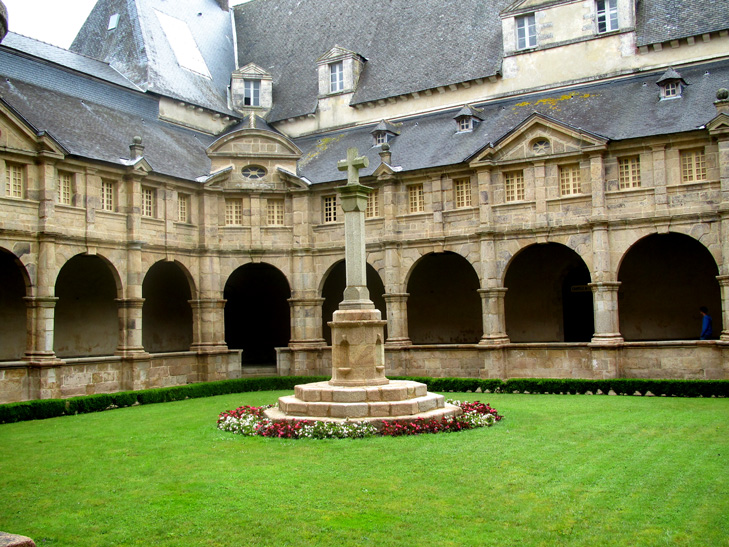 Le clotre de Sainte-Anne-d'Auray